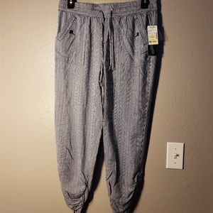 Crop lounge pants.